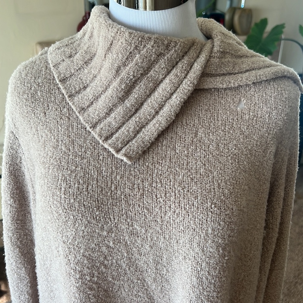 Brochu Walker Medium Split Back Sweater - image 2